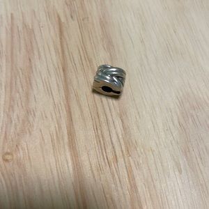 Pandora clip charm